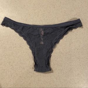 Victoria’s Secret womens medium gray lace cheeky underwear panties